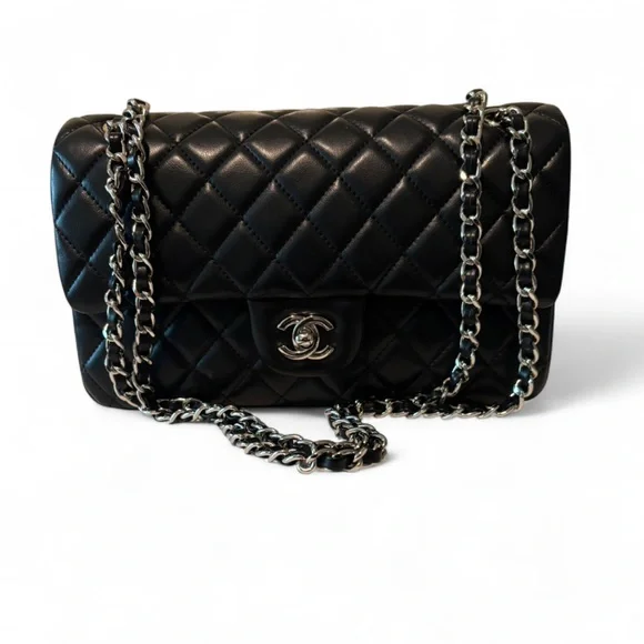 Quilted leather shoulder bag🖤🩶 - Picture 1 of 8